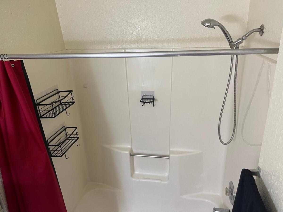Cozy 1 Bed ~ Close To Soaring Eagle And Downtown Mount Pleasant Exterior photo